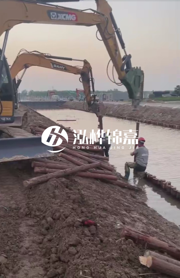 沈陽(yáng)地基穩定打松木樁施工-地基是打樁好還是灌樁好？