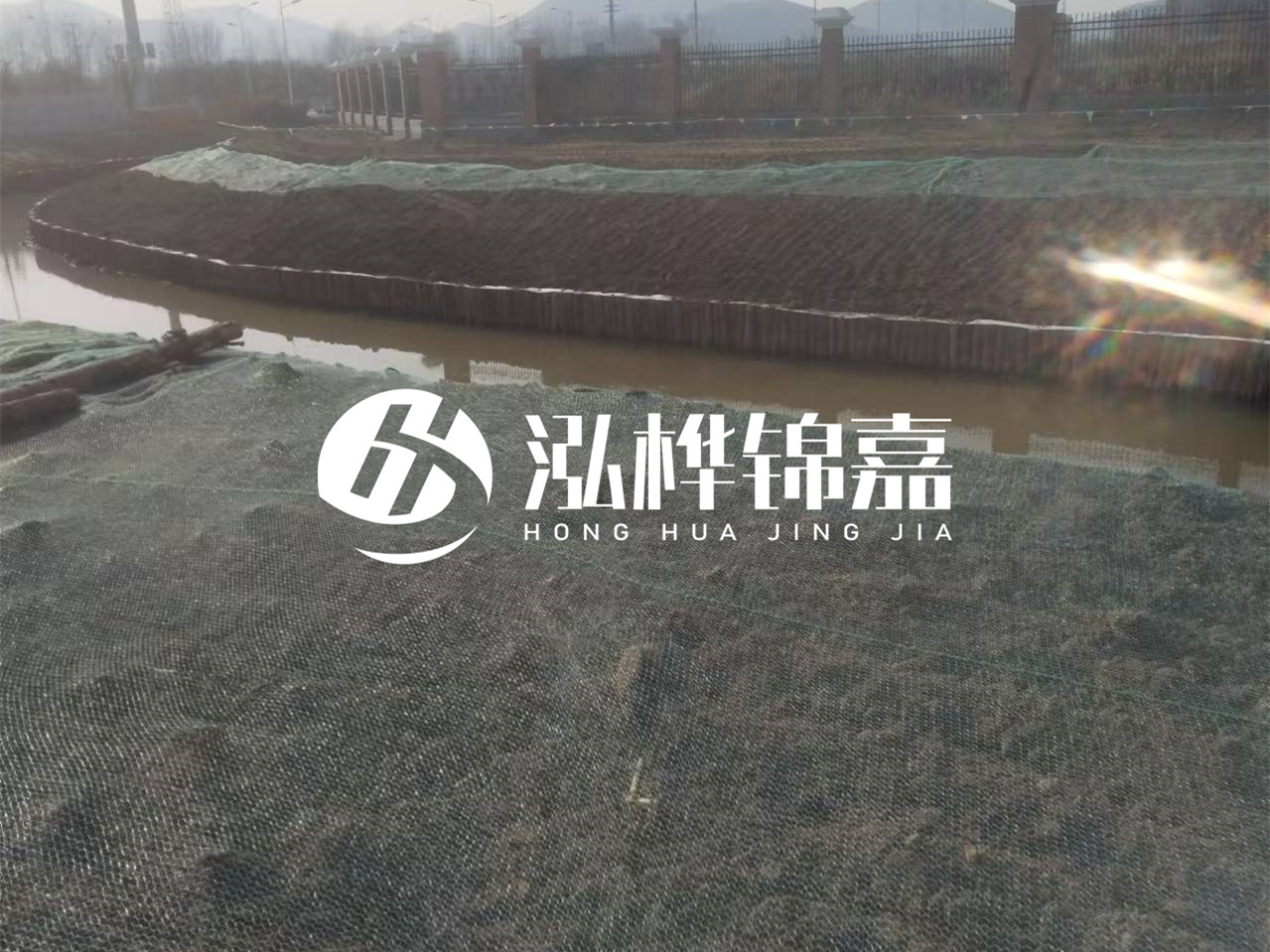 河道木樁打不下去怎么辦？河道打樁木能在水里使用多少年？