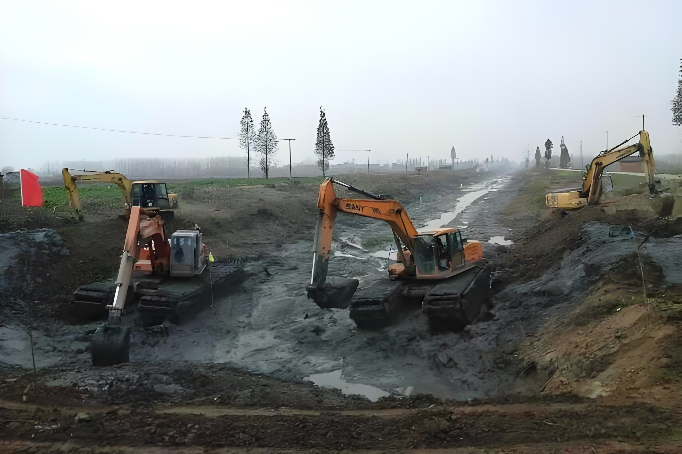 浙江溫州挖機清淤施工隊 - 沼澤地清淤可否用長(cháng)臂挖機替代人工？