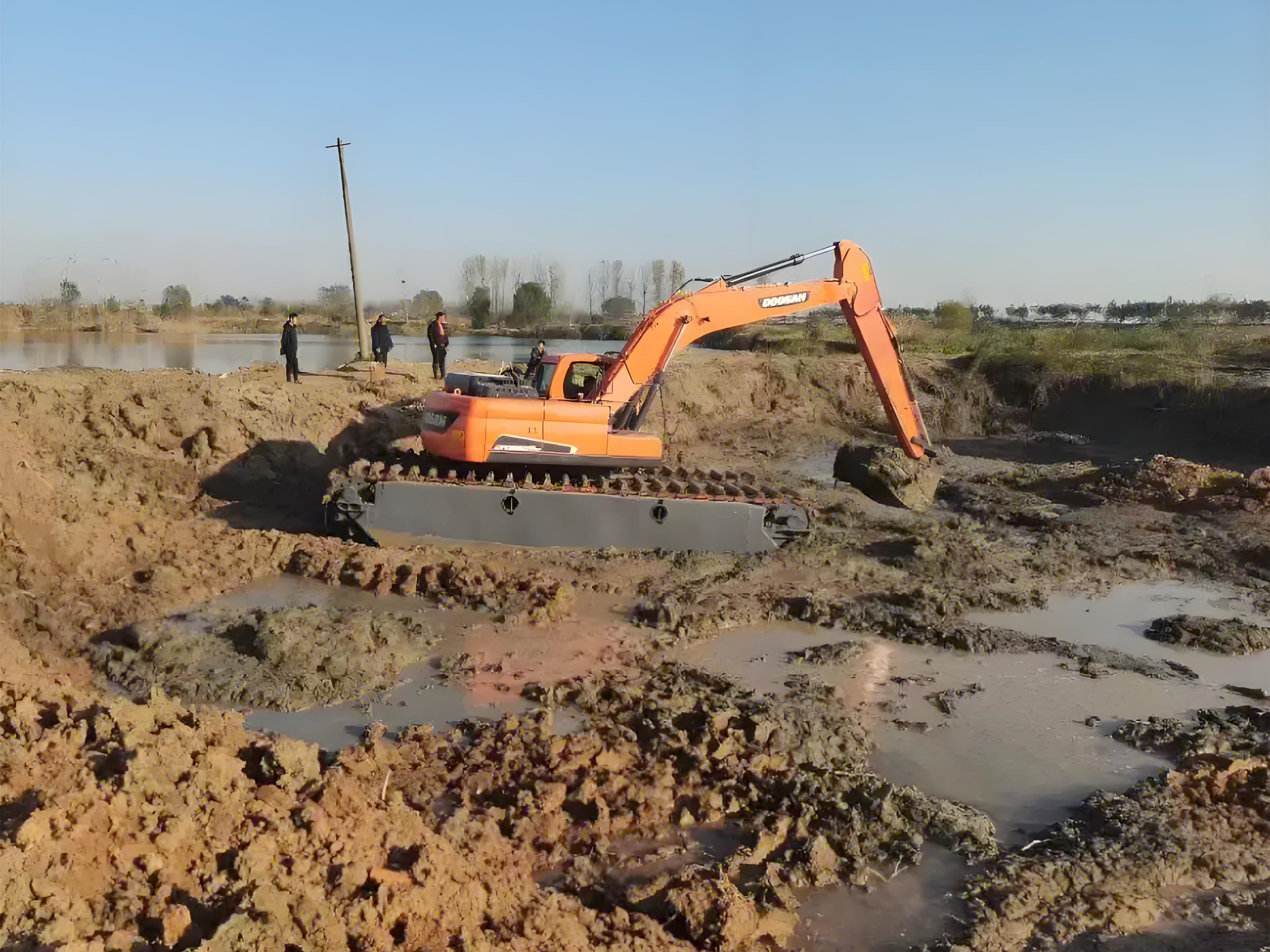 河南洛陽(yáng)挖機清淤施工隊-魚(yú)塘清淤的人工和機械哪種更劃算？